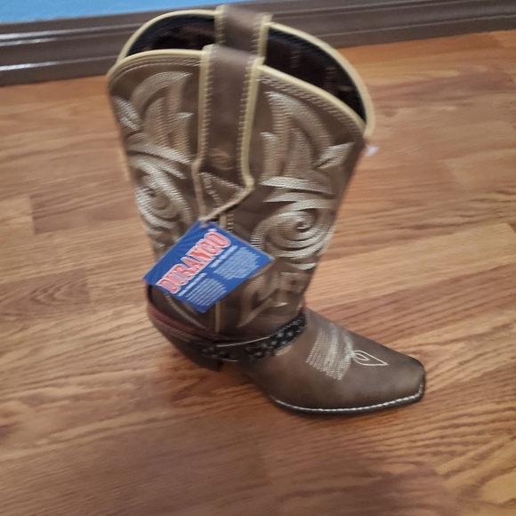 Boots - Picture 2 of 10